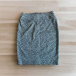 Halogen Size 2 Women’s Black & Gray Skirt Stretchy Cheetah Leopard Print